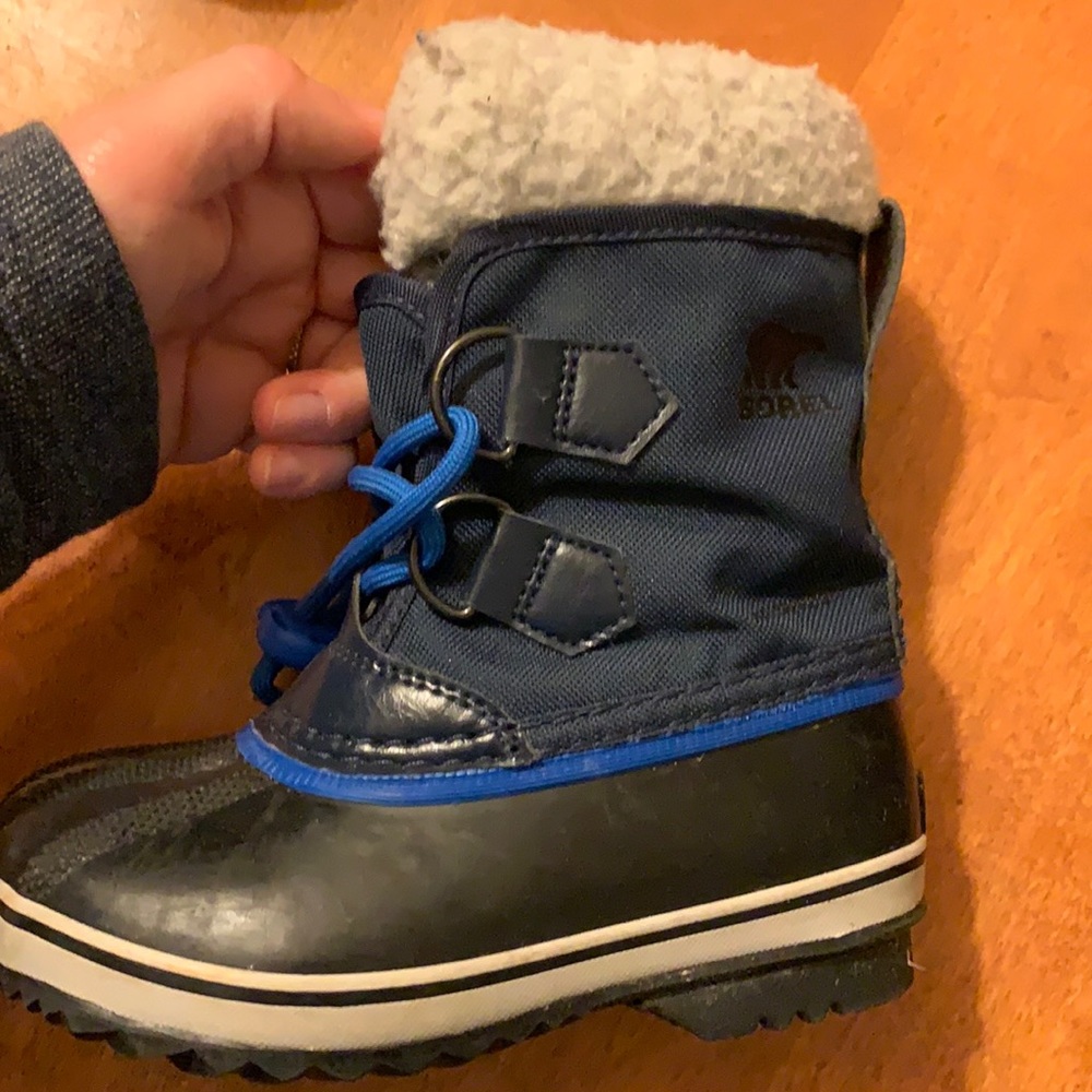 Toddler size 10 Sorel boots